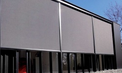 Mái thả tự cuốn chất lượng cao, giá ưu đãi nhất 2023